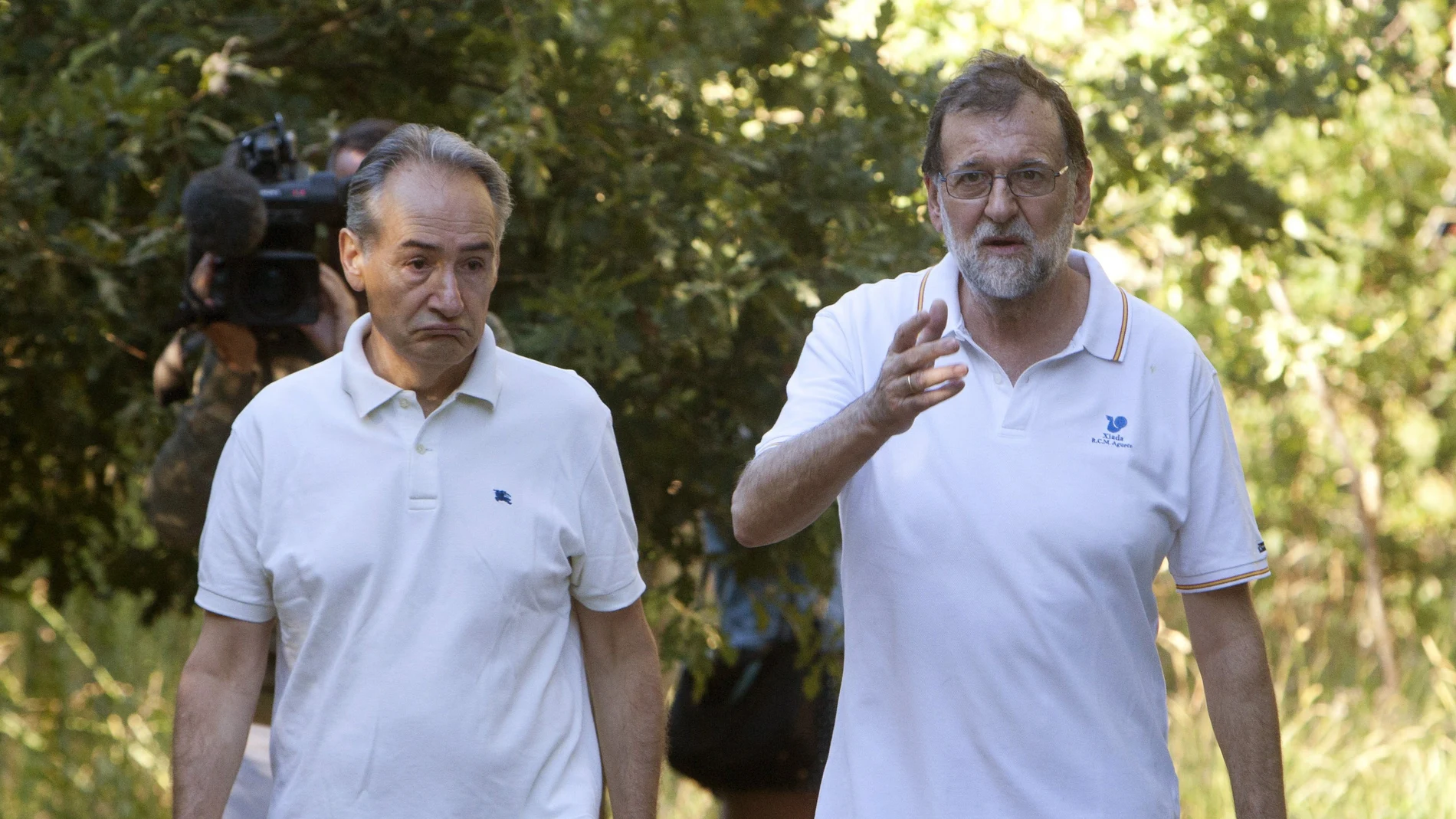 Rajoy paseando en sus vacaciones en Galicia