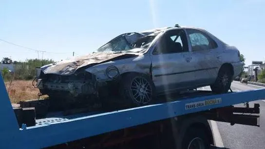 Así quedó el vehículo que arrolló y mató a tres ciclistas en Oliva Así quedó el vehículo que arrolló y mató a tres ciclistas en Oliva