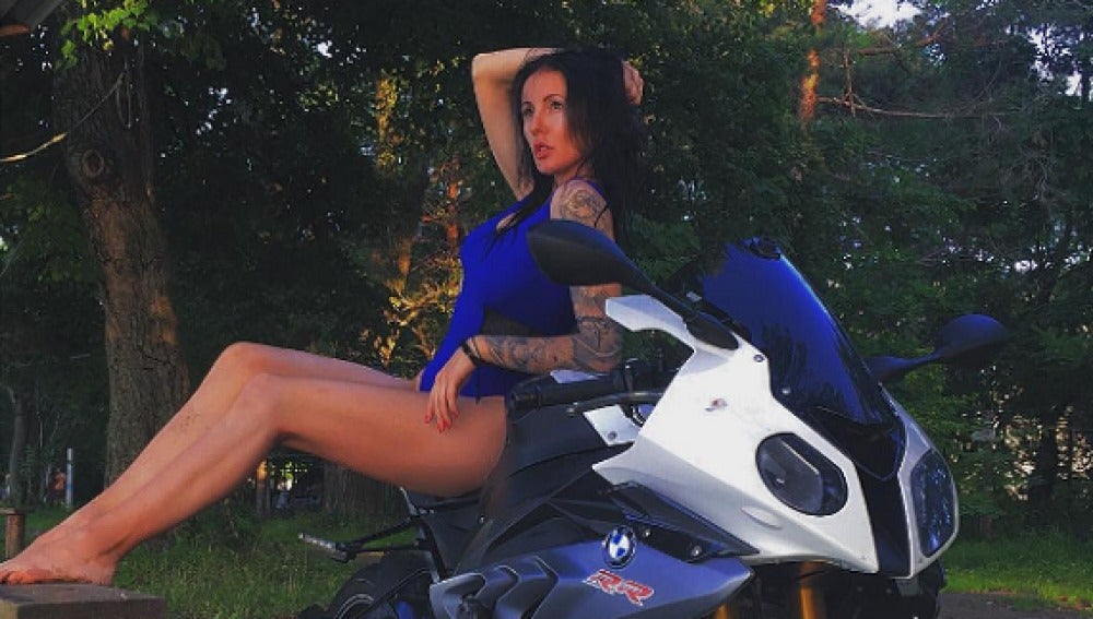 mujer motociclista famosa muere