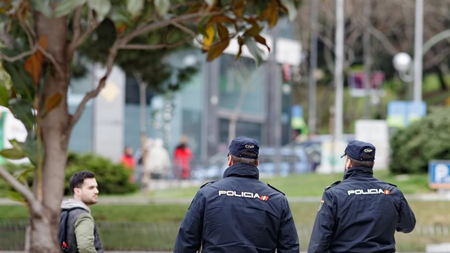 La Policía se desplaza al lugar de los hechos La Policía se desplaza al lugar de los hechos