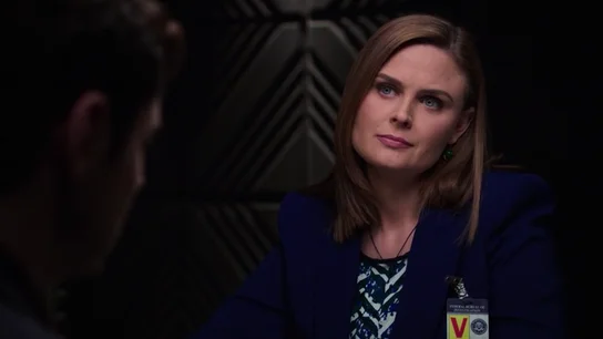 La doctora Brennan descubre al asesino La doctora Brennan descubre al asesino