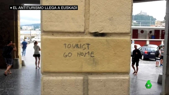 La turismofobia se extiende al País Vasco: "Aquí la violencia ya acabó, esperemos que no surja otro tipo de violencia" La turismofobia se extiende al País Vasco: "Aquí la violencia ya acabó, esperemos que no surja otro tipo de violencia"