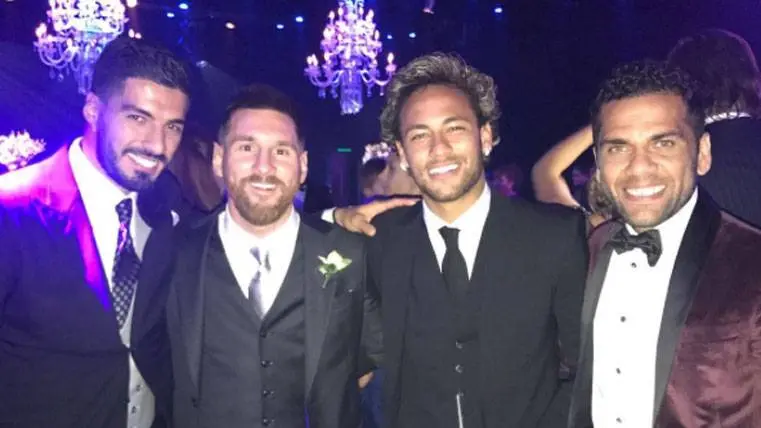 La MSN y Alves en la boda de Leo La MSN y Alves en la boda de Leo