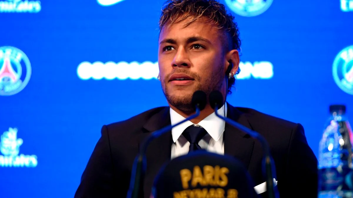 Neymar, presentado con el PSG