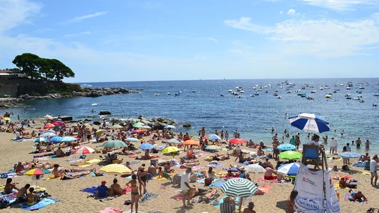 La "realimentación" de las playas perjudica la costa mediterránea La "realimentación" de las playas perjudica la costa mediterránea