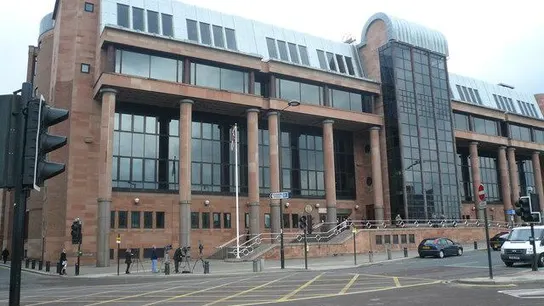 El tribunal de Justicia de Newcastle El tribunal de Justicia de Newcastle