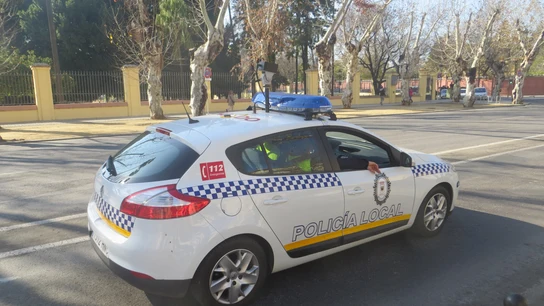 Detenido un hombre acusado de asestar seis puñaladas a su mujer en Sevilla Detenido un hombre acusado de asestar seis puñaladas a su mujer en Sevilla