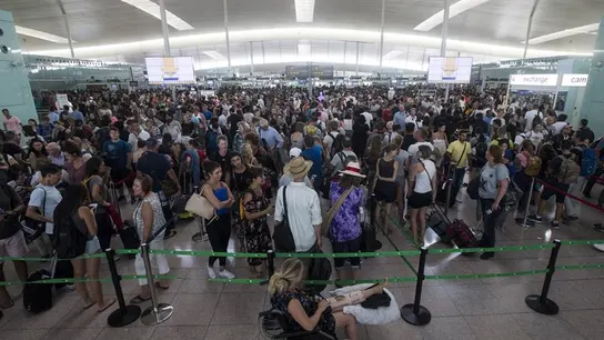 Colas en el aeropuerto de El Prat Colas en el aeropuerto de El Prat