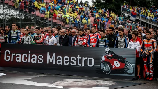 Minuto de silencio en Brno Minuto de silencio en Brno