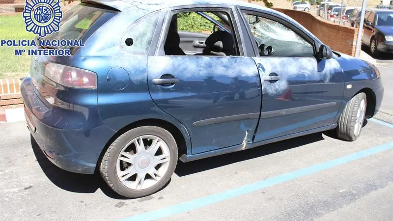 Estado del coche en el que fue detenido el alunicero más buscado de Madrid