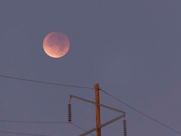 Un eclipse lunar parcial tornara ligeramente rojizo a nuestro satelite Un eclipse lunar parcial tornara ligeramente rojizo a nuestro satelite