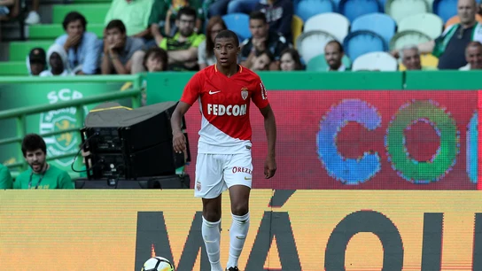 Mbappé durante un partido con el Mónaco Mbappé durante un partido con el Mónaco