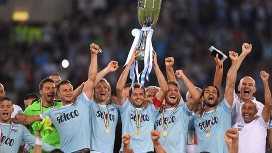 La Lazio levanta la Supercopa de Italia La Lazio levanta la Supercopa de Italia
