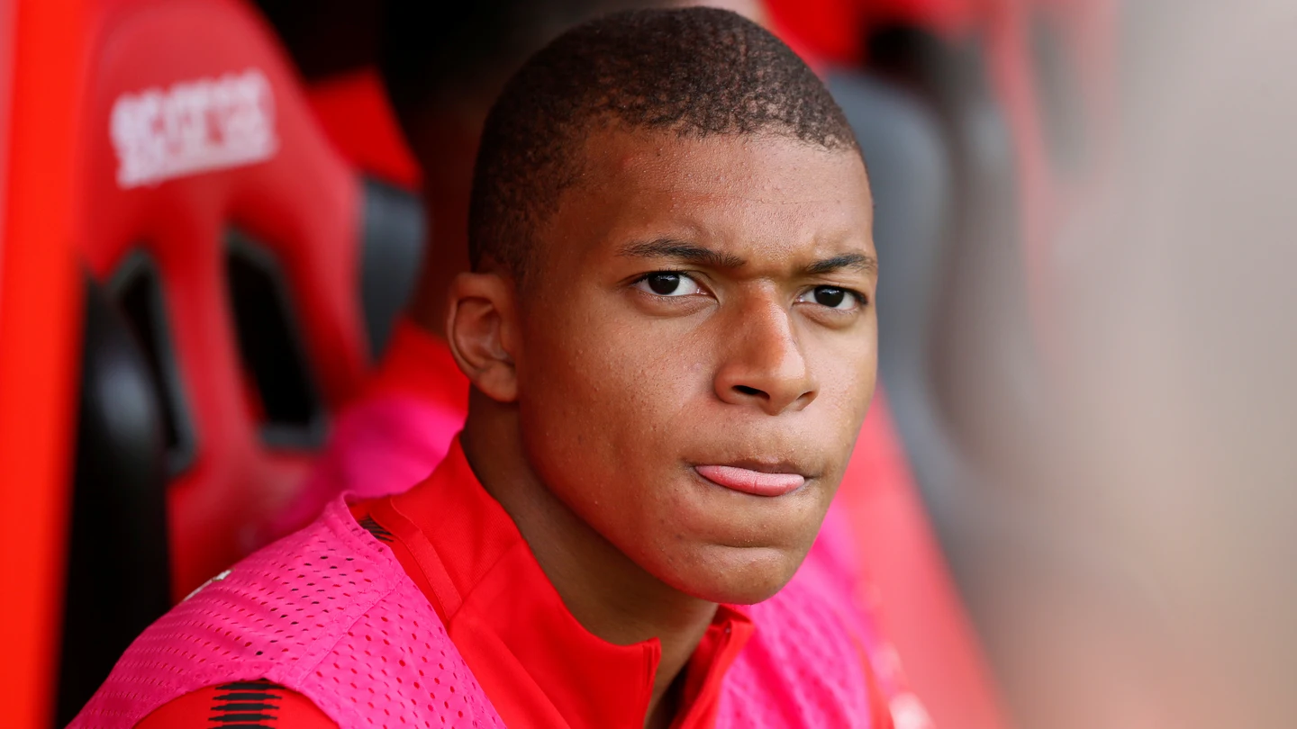 Mbappé, en el banquillo del Mónaco Mbappé, en el banquillo del Mónaco