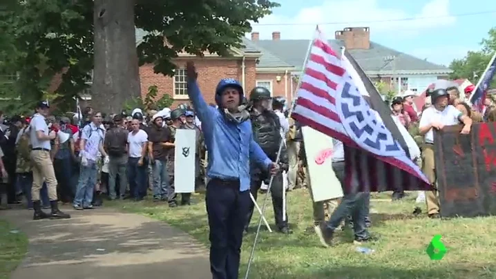 Un supremacista blanco durante una protesta en EEUU Un supremacista blanco durante una protesta en EEUU