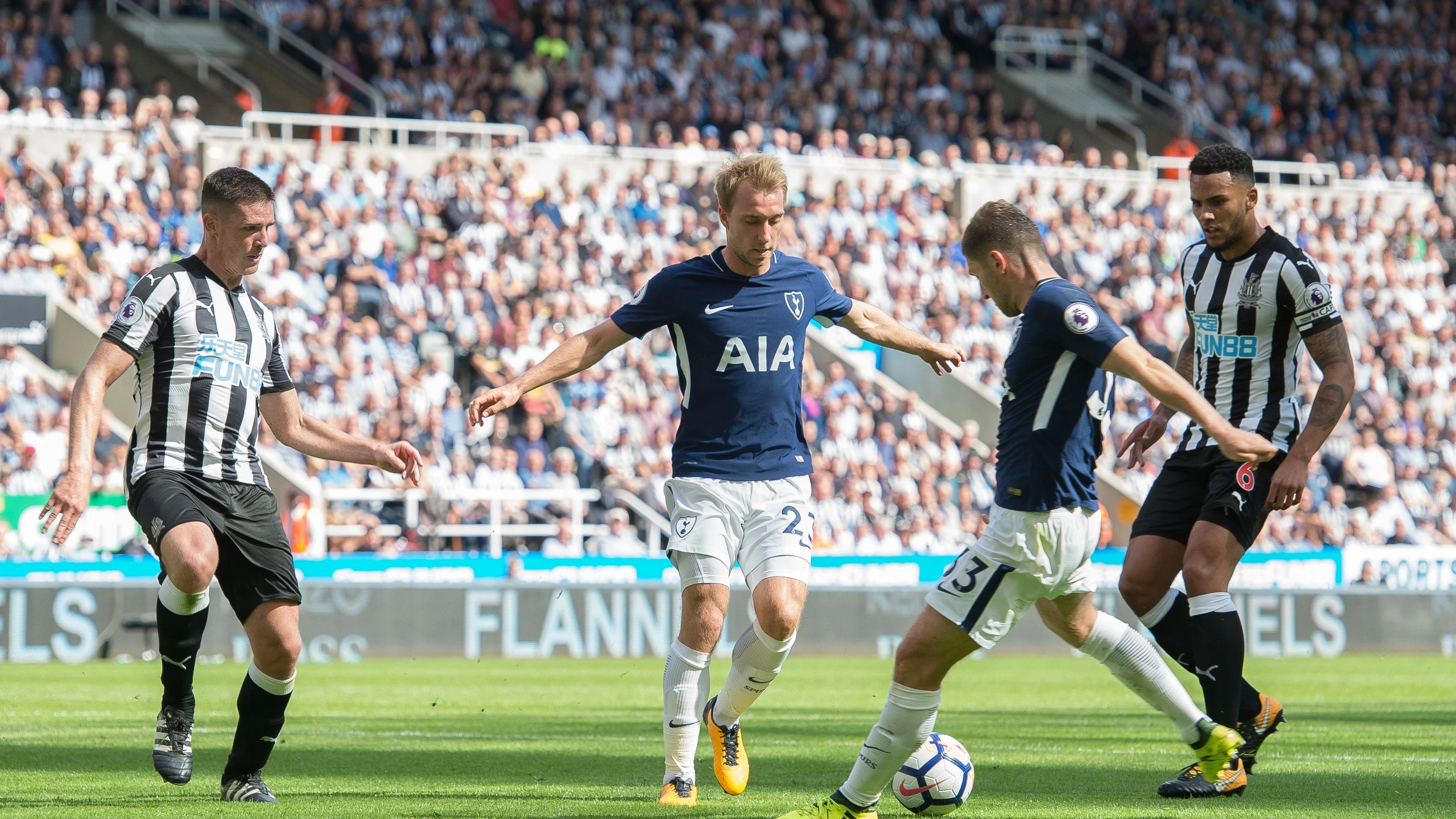 El Tottenham&nbsp;frena al Newcastle