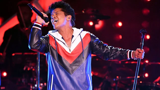 Bruno Mars durante uno de sus conciertos de su gira '24k Magic' Bruno Mars durante uno de sus conciertos de su gira '24k Magic'