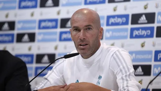 Zinedine Zidane en rueda de prensa Zinedine Zidane en rueda de prensa