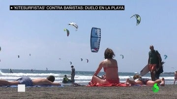 Los kitesurfistas piden que se ordenen las playas para fomentar este deporte y evitar accidente