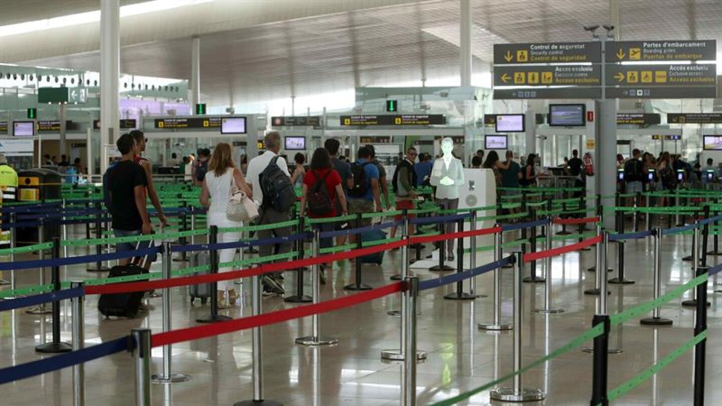 Segundo d&iacute;a de huelgas con normalidad en las colas de El Prat
