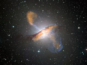 "Fuimos capaces de averiguar cuántos agujeros negros debían existir, y terminaron siendo millones, mucho más de lo que esperaba"  "Fuimos capaces de averiguar cuántos agujeros negros debían existir, y terminaron siendo millones, mucho más de lo que esperaba"