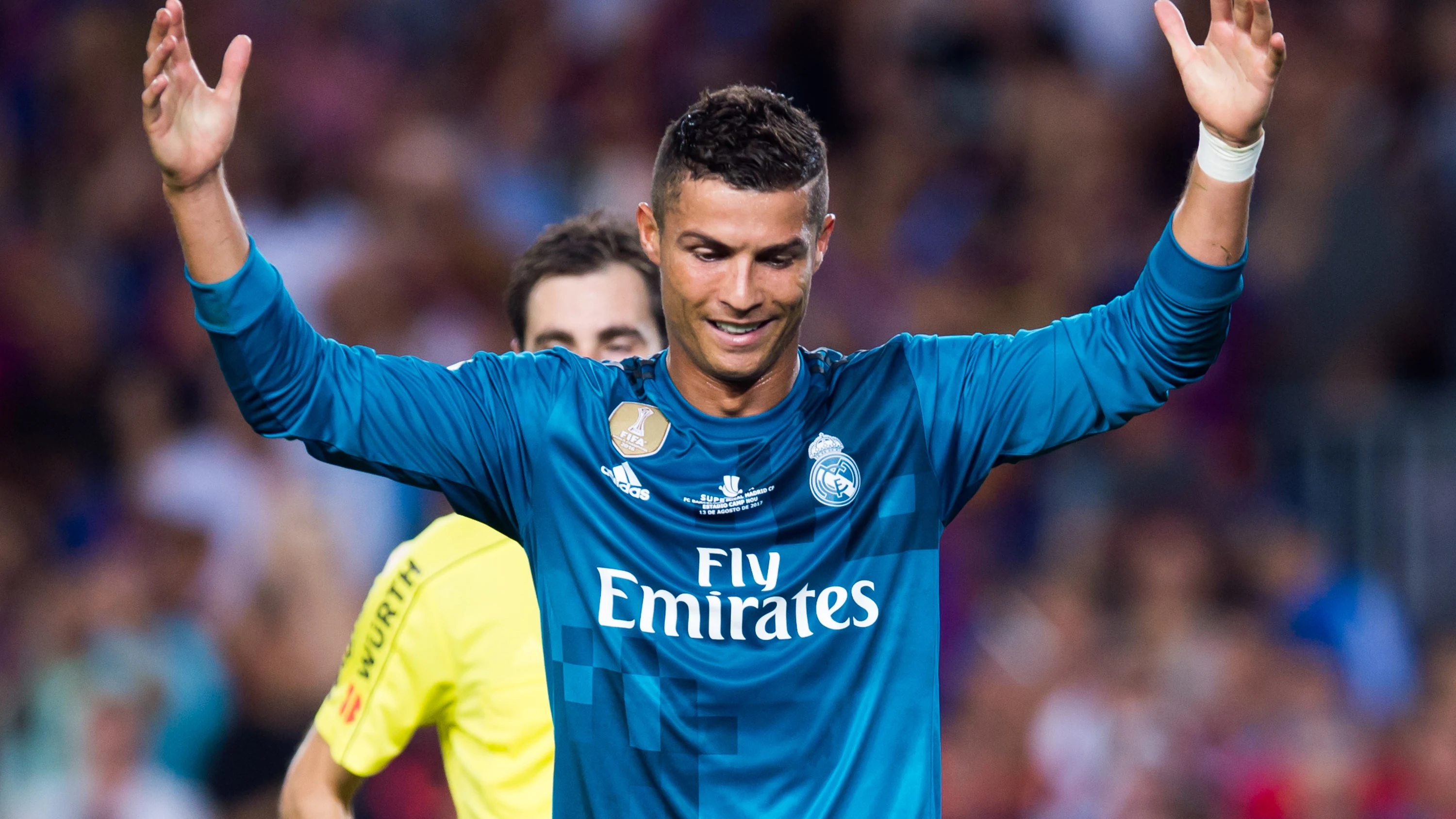 Cristiano Ronaldo, indignado tras su expulsión en el Camp Nou Cristiano Ronaldo, indignado tras su expulsión en el Camp Nou