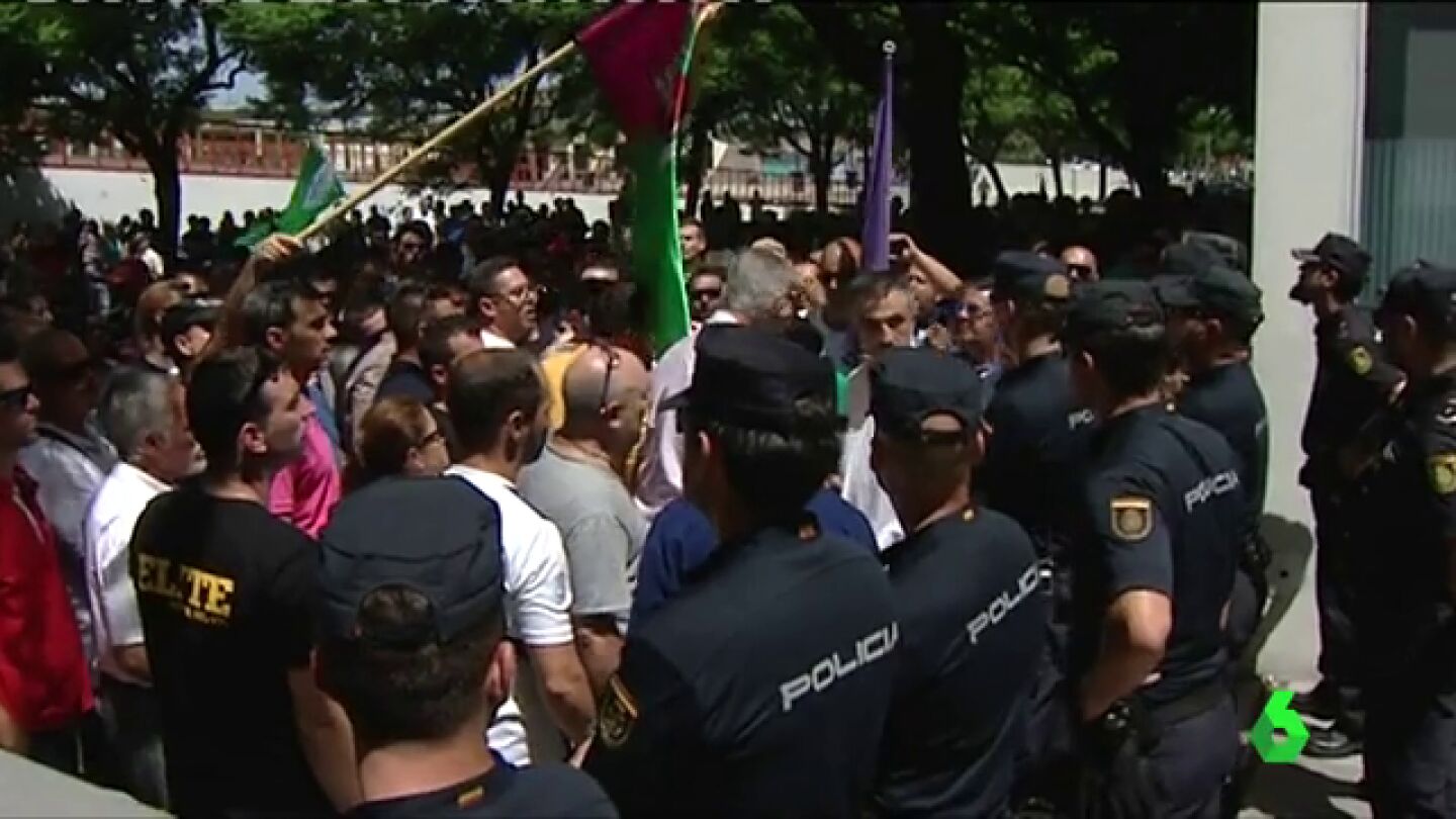 Los taxistas de M&aacute;laga decidir&aacute;n en asamblea si contin&uacute;an con la huelga