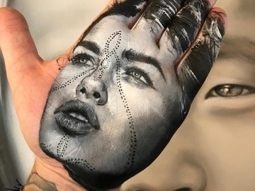Obra de arte en la palma de la mano Obra de arte en la palma de la mano