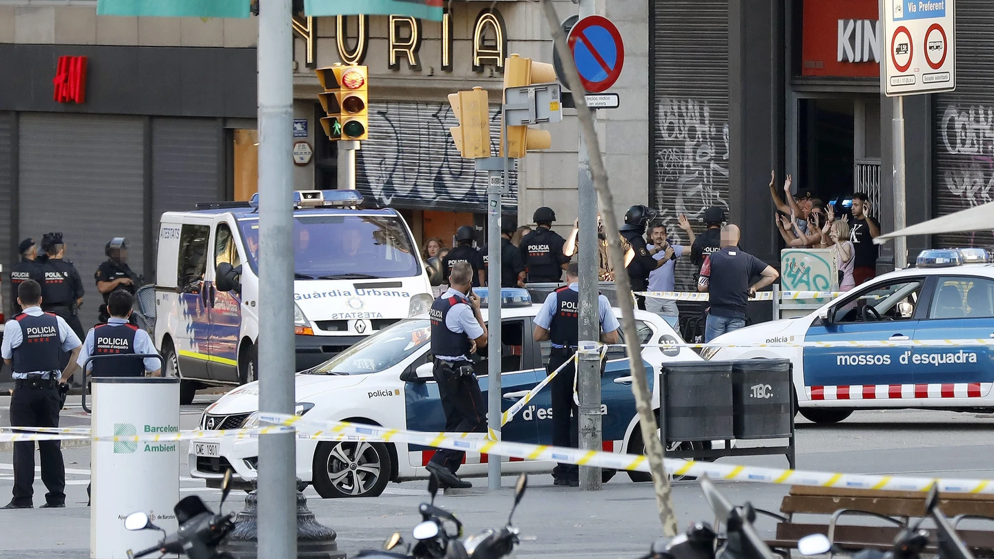 Mossos en las proximidades del atentado de Barcelona Mossos en las proximidades del atentado de Barcelona