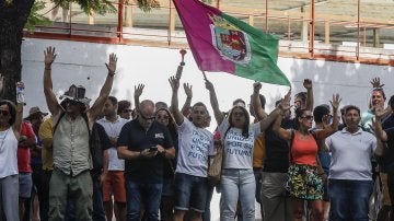 Concentración de los taxistas frente a la consejería de Fomento