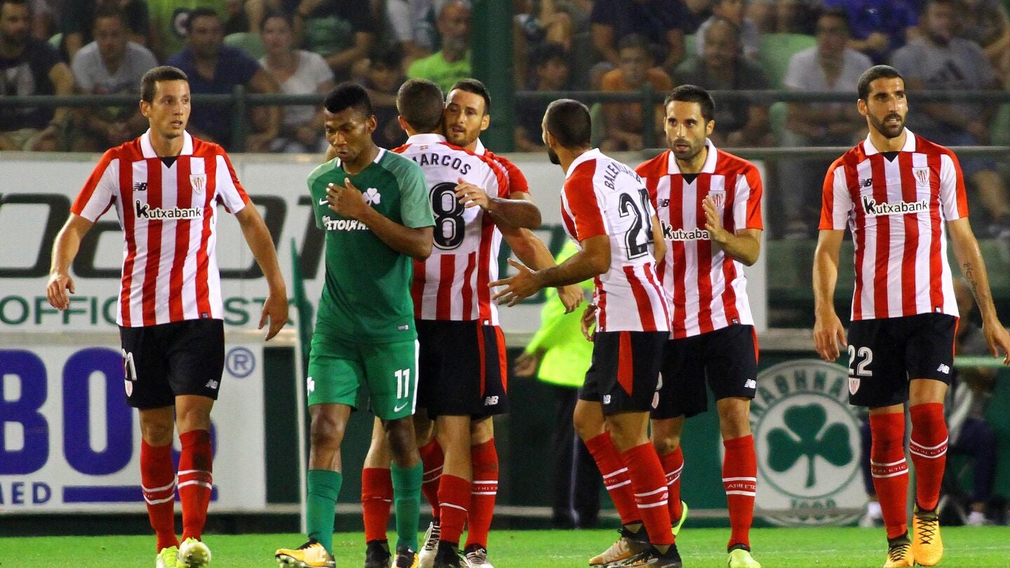 Los jugadores del Athletic celebran un gol