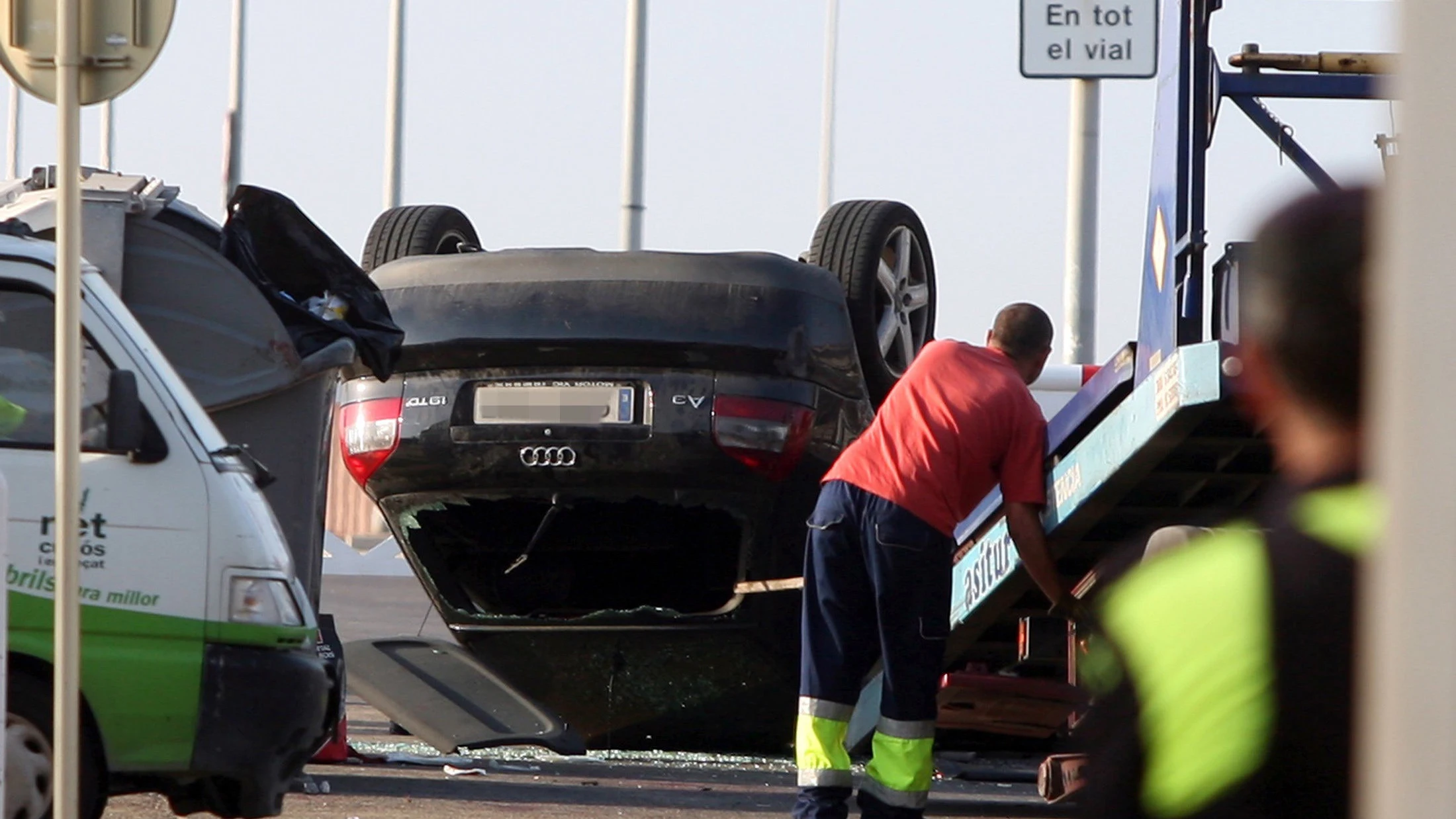 El vehículo utilizado por los terroristas en Cambrils