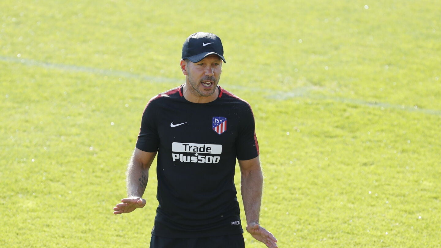Simeone, durante el entrenamiento del Atl&eacute;tico de Madrid