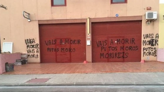 Pintadas xenófobas en Tarragona tras los atentados de Barcelona y Cambrils Pintadas xenófobas en Tarragona tras los atentados de Barcelona y Cambrils