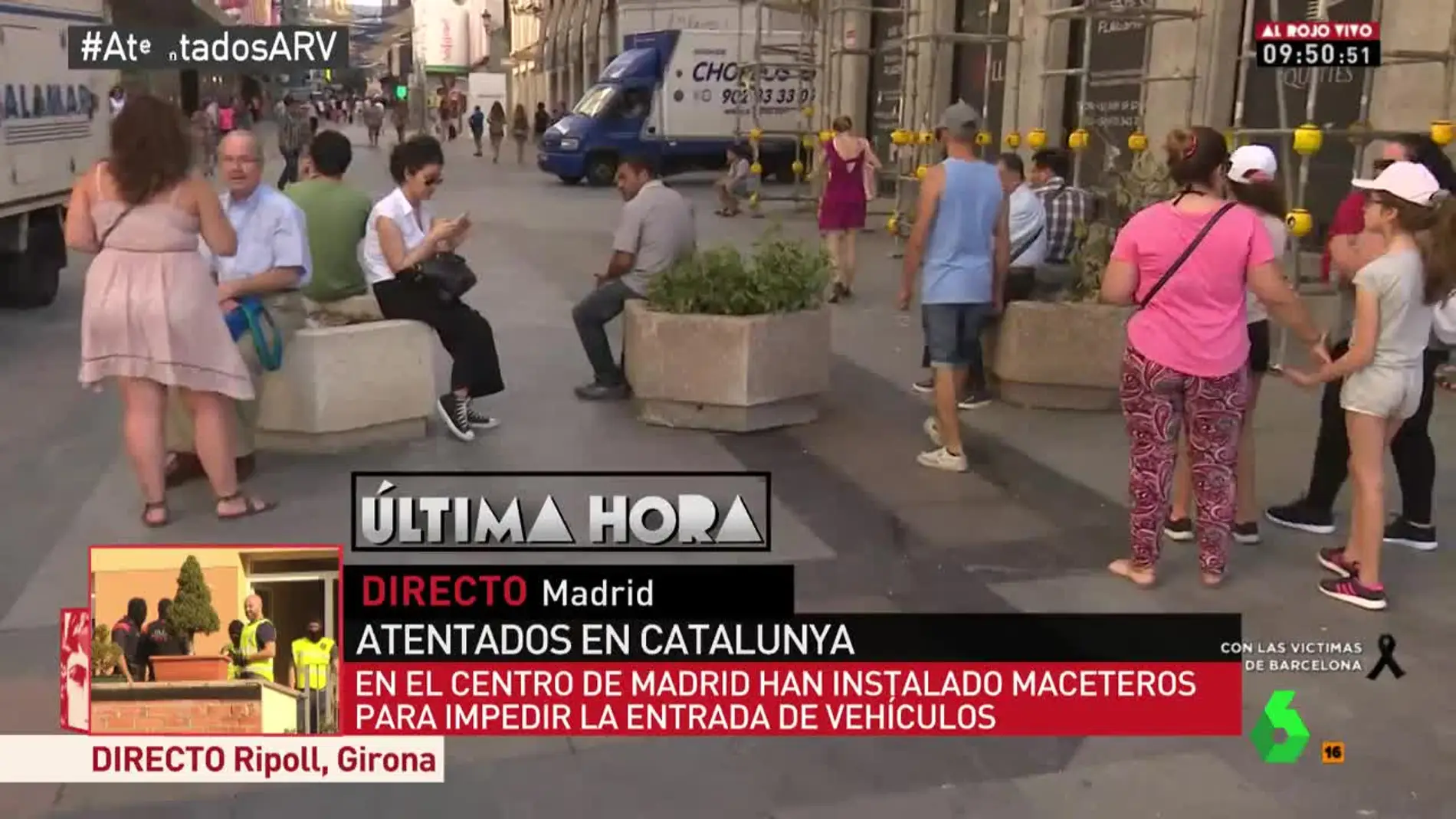 Los maceteros instalados en la Puerta del Sol tras los atentados de Barcelona