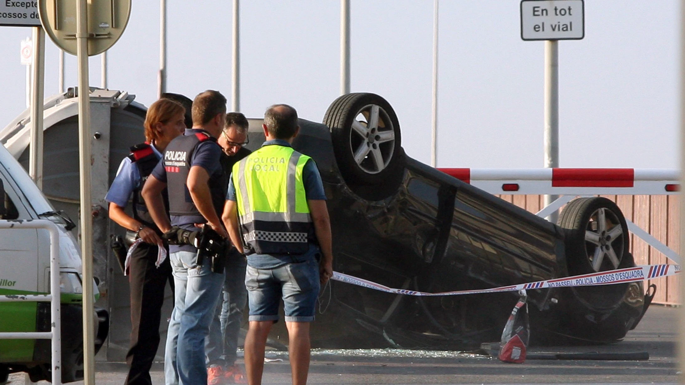 Vehículo utilizado por los terroristas en el atentado de Cambrils