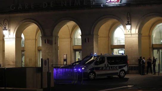 La estación de Nimes, con presencia policial La estación de Nimes, con presencia policial