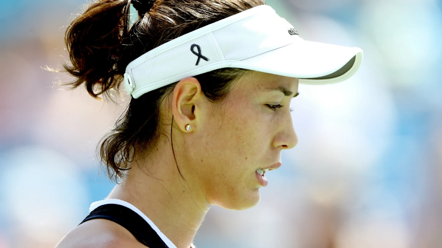 Garbiñe Muguruza, con crespón negro en Cincinatti Garbiñe Muguruza, con crespón negro en Cincinatti