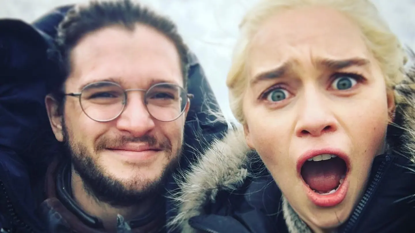 Kit Harington y Emilia Clarke Kit Harington y Emilia Clarke