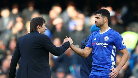 Conte saluda a Diego Costa Conte saluda a Diego Costa