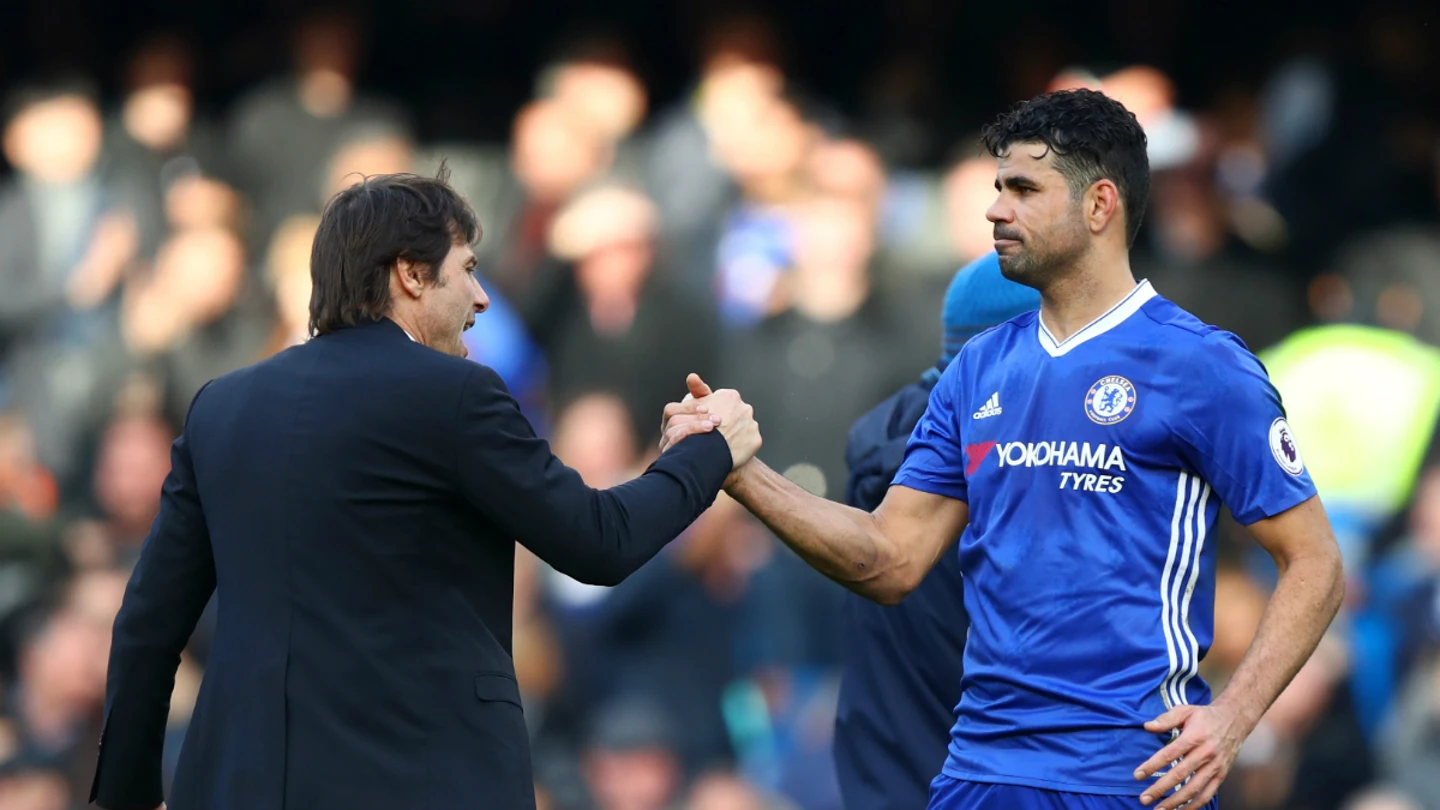 Conte saluda a Diego Costa Conte saluda a Diego Costa
