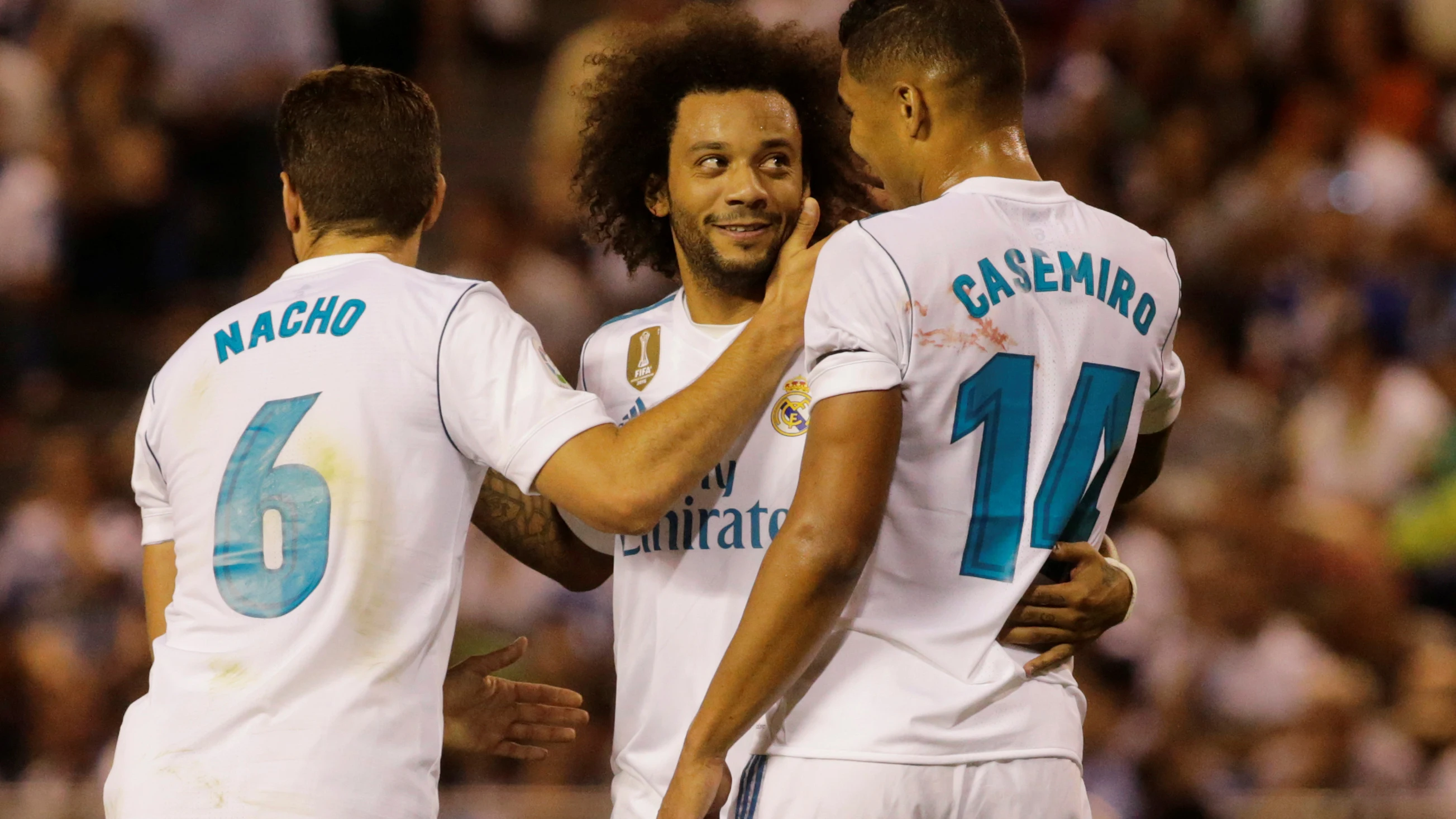 Los jugadores del Real Madrid celebran el gol de Casemiro frente al Deportivo