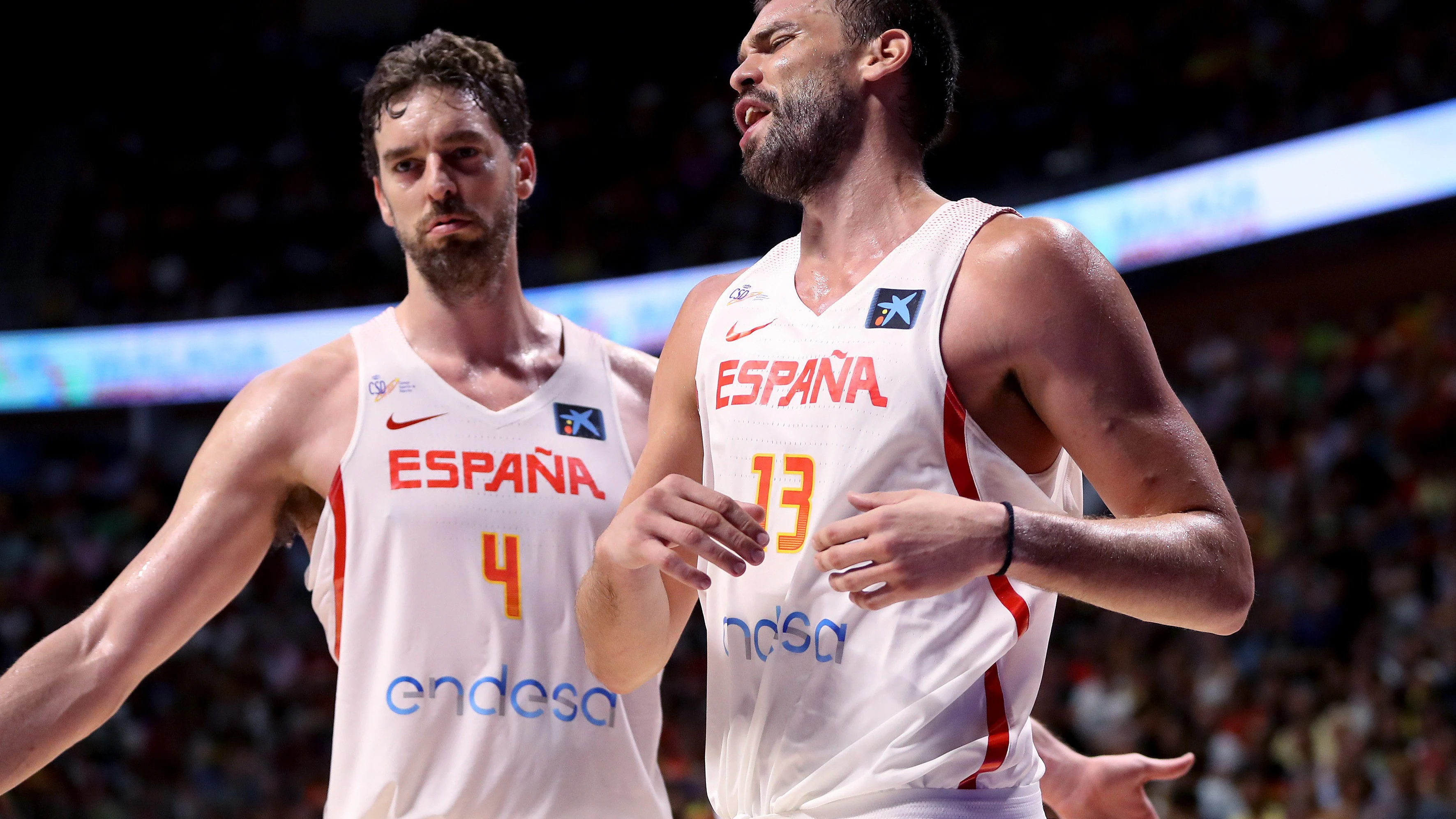 Marc Gasol y Pau Gasol, durante el partido contra Venezuela