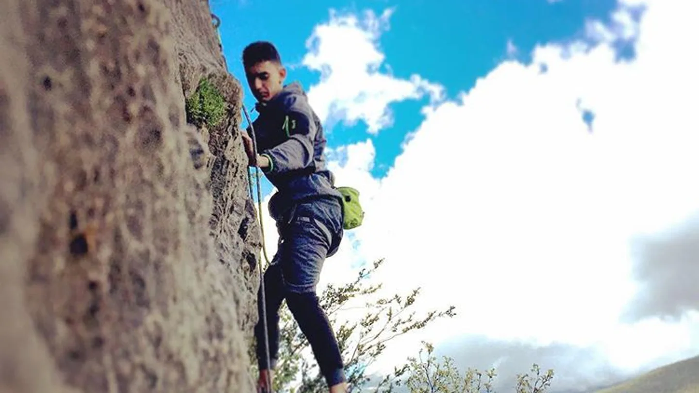 Una imagen de Houssaine Abouyaaqoub realizando escalada antes de los atentados Una imagen de Houssaine Abouyaaqoub realizando escalada antes de los atentados