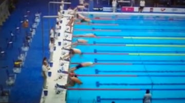 Español se queda parado en competición de natación