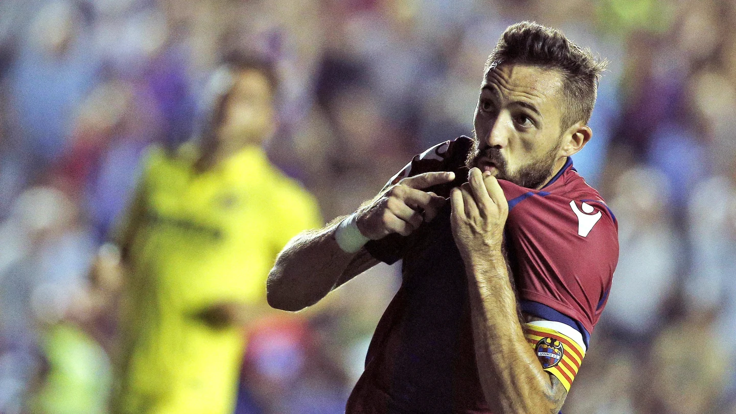 Morales celebra su gol con el Levante Morales celebra su gol con el Levante