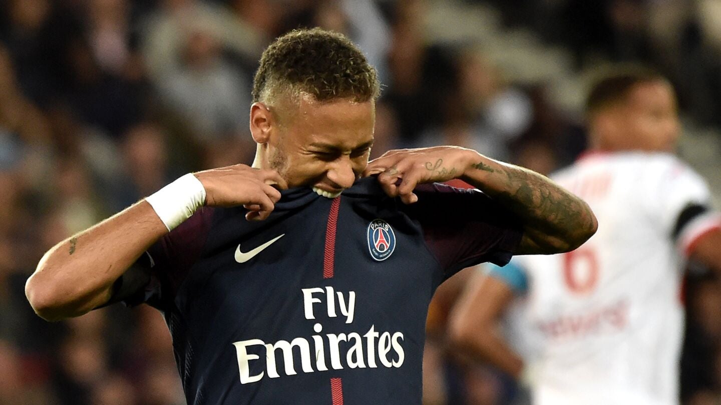 Neymar, en su debut en el Parque de los Pr&iacute;ncipes