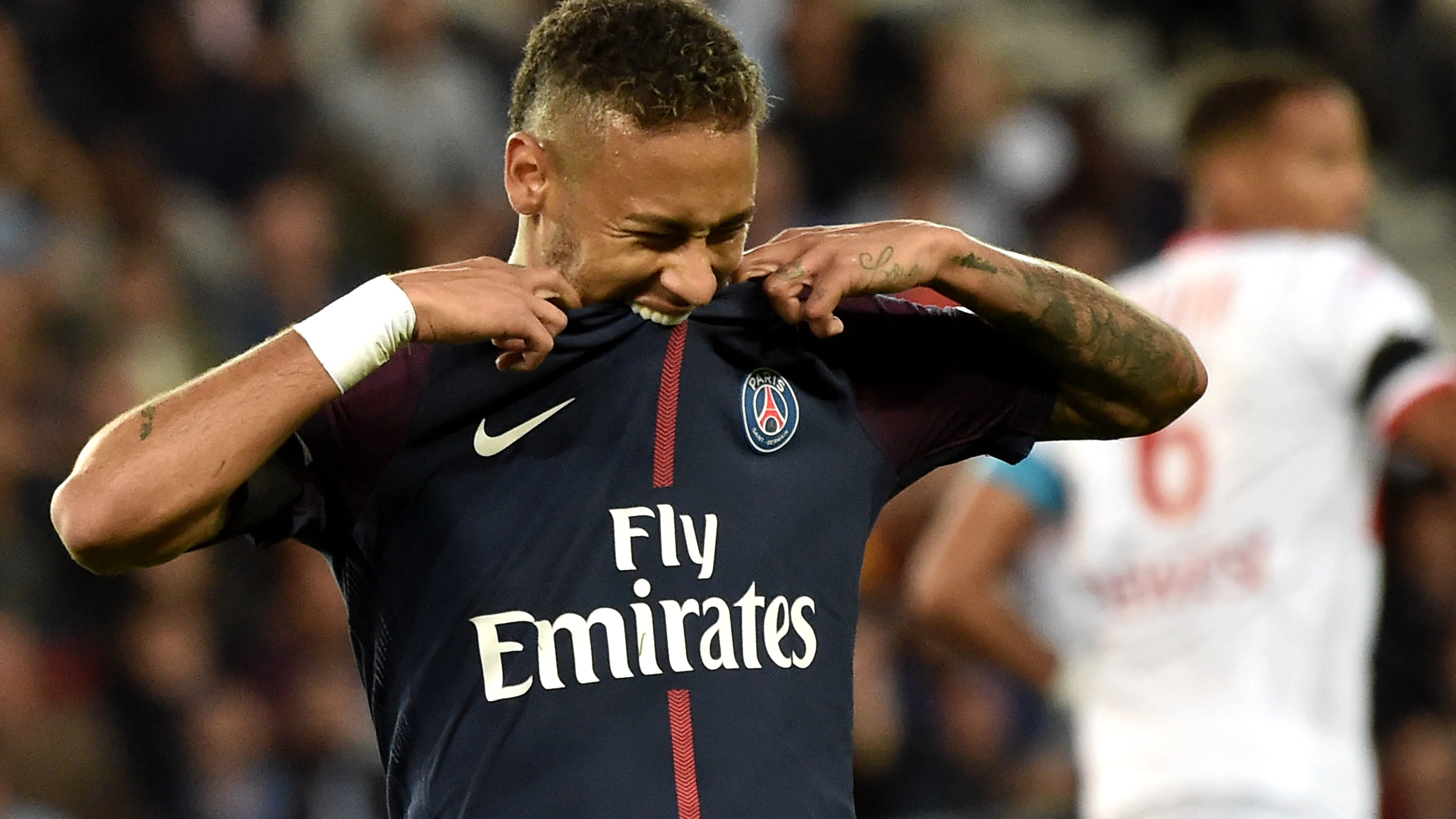 Neymar, en su debut en el Parque de los Príncipes Neymar, en su debut en el Parque de los Príncipes