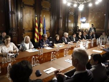 Santamaría en la reunión con los cónsules de países con víctimas en los atentados de Barcelona y Cambrils Santamaría en la reunión con los cónsules de países con víctimas en los atentados de Barcelona y Cambrils