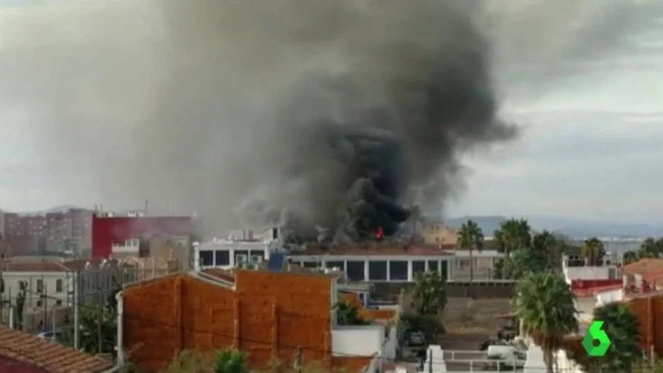 Incendio en una discoteca de la playa de la Malvarrosa